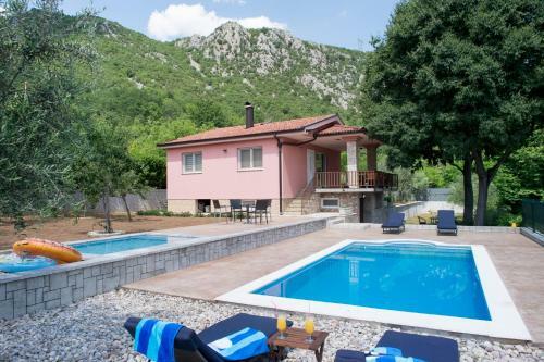 Villa River House Marta