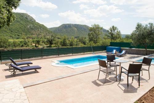 Villa River House Marta
