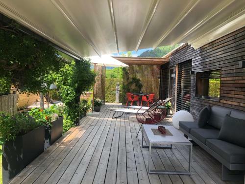 My Tiny Moos - Small Natural Garden Chalet