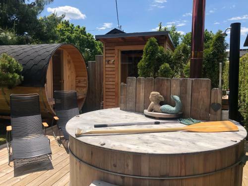 My Tiny Moos - Small Natural Garden Chalet