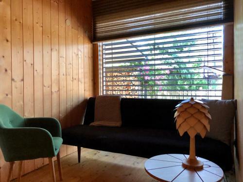 My Tiny Moos - Small Natural Garden Chalet