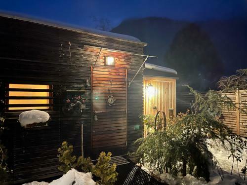 My Tiny Moos - Small Natural Garden Chalet