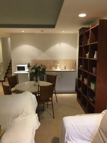 Apartamento Independiente Con Jard�n Privado