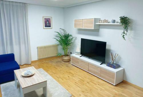Apartamento Due�as (centro Ciudad, Plaza De Garaje)
