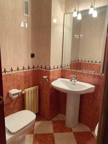 Apartamento Due�as (centro Ciudad, Plaza De Garaje)