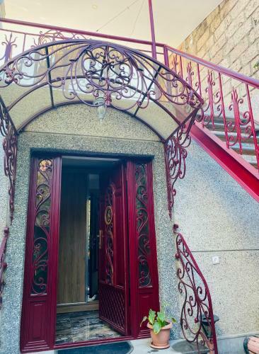 Madoyan Guest House