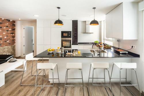 Apartamento 4 Estaciones - Tu Hogar En El Coraz�n de Oviedo