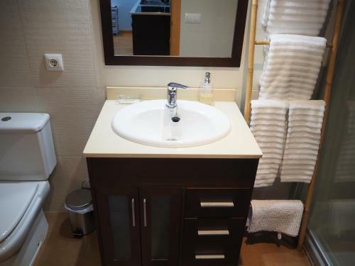 Apartamento Moderno Con Parking En Palam�s