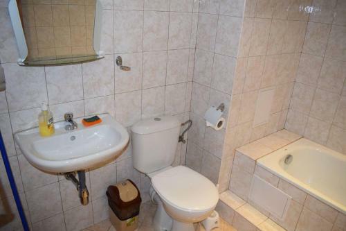 Private Apartment In Prespa