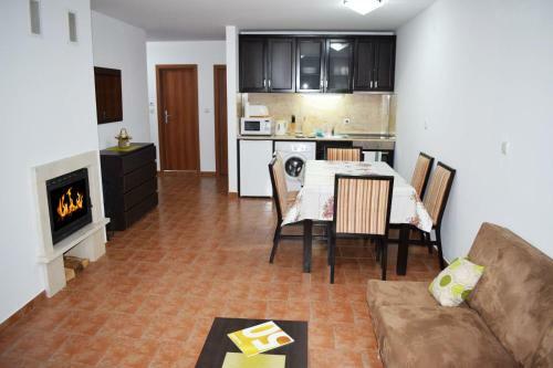 Private Apartment In Prespa
