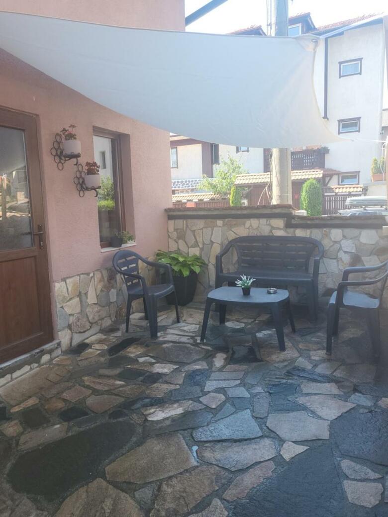 Hostal Boina House