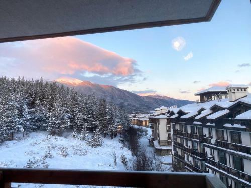Mirabell Apartment Bansko - Mountain View & Fireplace