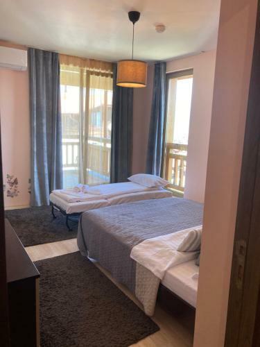 Mirabell Apartment Bansko - Mountain View & Fireplace