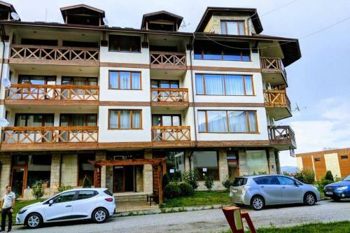 Large Gondola Apartment - Center, Neon