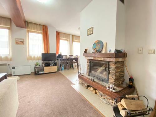 Luxury Apartment With Fire Place