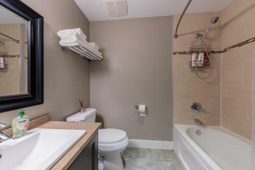 Contemporary Suite In Burnaby