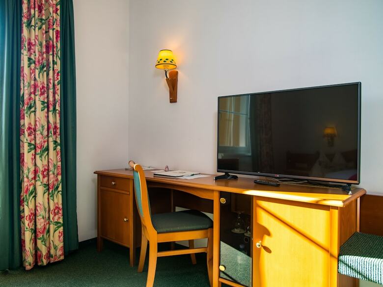 Tennis Golf Hotel H�llrigl