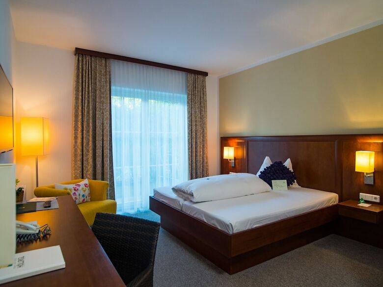Tennis Golf Hotel H�llrigl