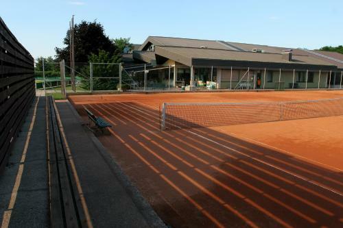 Hostal Tennis- Und Freizeitzentrum Neud�rfl