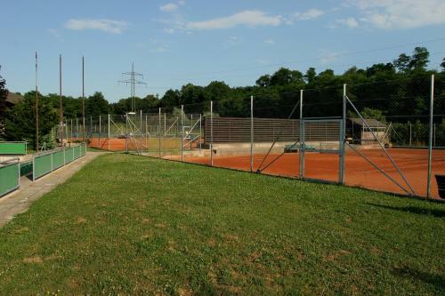 Hostal Tennis- Und Freizeitzentrum Neud�rfl
