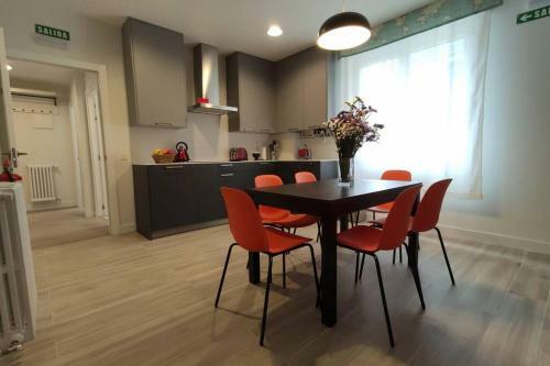 Acogedor, C�ntrico Y Amplio Apartamento! Pamplona Inn 1