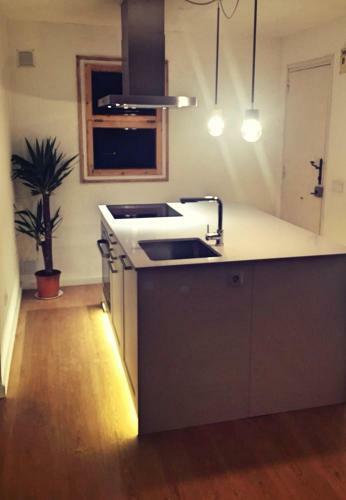 Apartamento Con Wifi Y Aire Acondicionado En Pals Playa