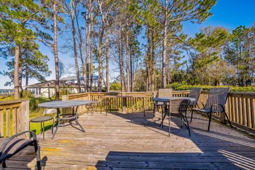 Wolf Bay Villas