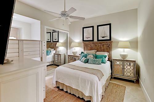 Turquoise Place #2205c