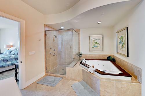 Turquoise Place #2205c