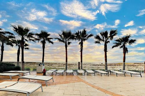 Turquoise Place #2205c