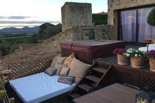 Casa Rural Con Jacuzzi En El Centro Hist�rico De Pals