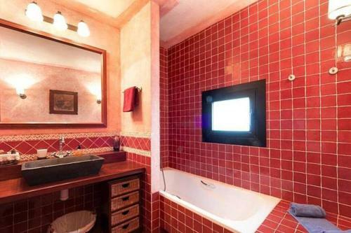 Casa Rural Con Jacuzzi En El Centro Hist�rico De Pals