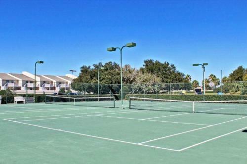 Phoenix East 1201 By Youngs Suncoast
