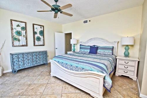 Phoenix East 1201 By Youngs Suncoast