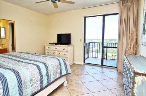 Phoenix East 1201 By Youngs Suncoast