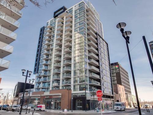 New Sweeping Views Luxury 2br Suite Pool Table, Rooftop Patio, Bbq, Coffee