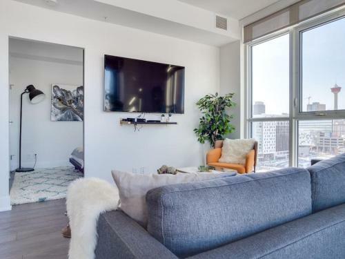 New Sweeping Views Luxury 2br Suite Pool Table, Rooftop Patio, Bbq, Coffee