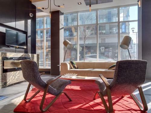 New Sweeping Views Luxury 2br Suite Pool Table, Rooftop Patio, Bbq, Coffee