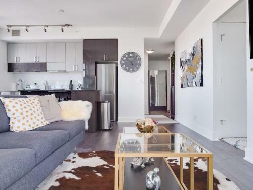 New Sweeping Views Luxury 2br Suite Pool Table, Rooftop Patio, Bbq, Coffee
