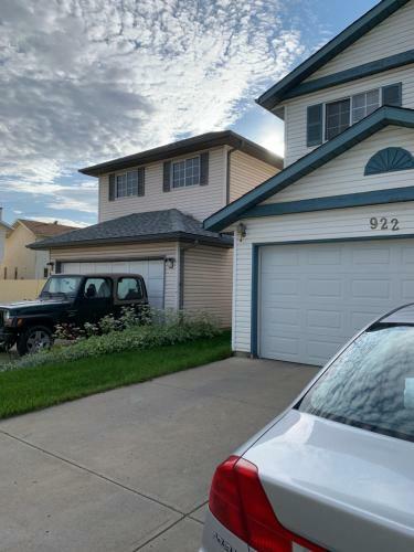 Small Private Basement Suite With Own Bathroom And Share Laundry