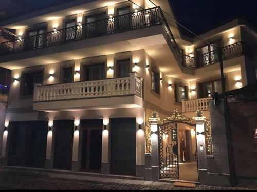 Tree Hotel Korce