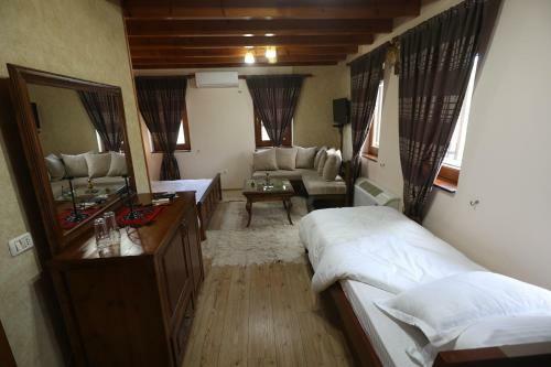 Hostal Vila Alket