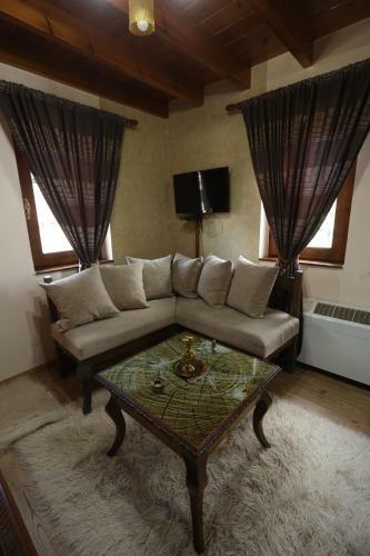 Hostal Vila Alket