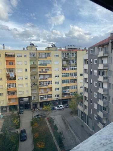 Welcome To This Pleasant Apartment! No. 708 H