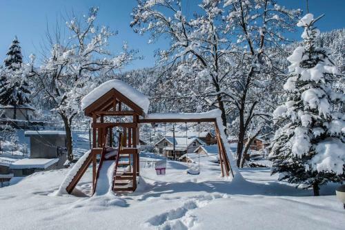Two Bedroom Apartment In Eagle Rock Mountain Resort
