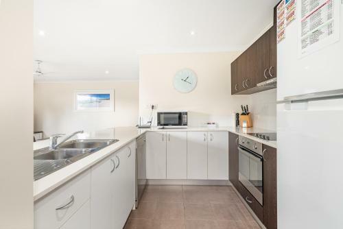 Maggies Beach House - Unit 56 At Cape View Resort
