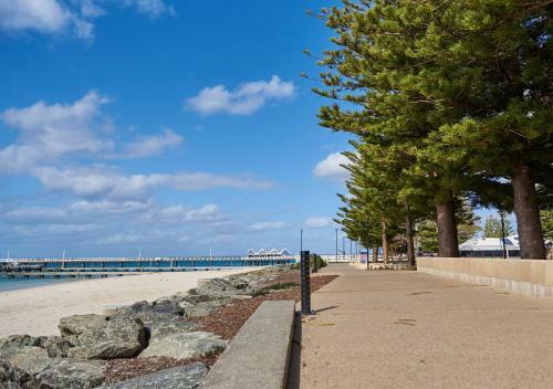 Api Busselton Seaside Escape Apartments