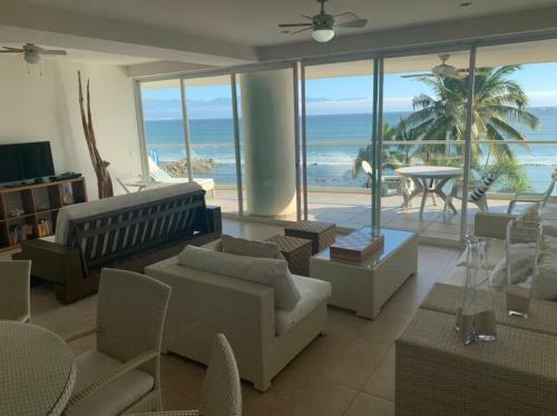 Apartamento Beachfront Condo In Bucear�as