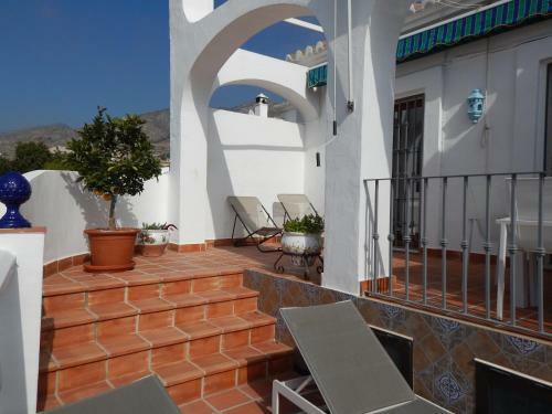Adosado En Nerja Urb Flamingo