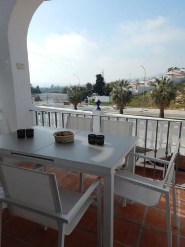 Adosado En Nerja Urb Flamingo